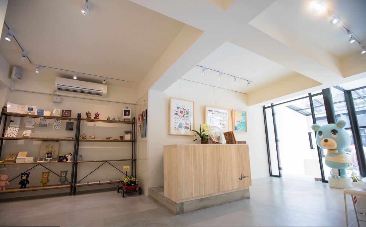 展廳裝修:70平米老屋化身純白北歐風(fēng)藝?yán)龋瑤Щ匾环葜档谜洳氐挠^展體驗(yàn)